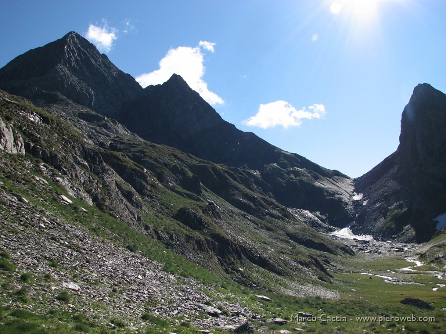 03_Dal passo Selletta il Diavolo e il passo di Valsecca.JPG